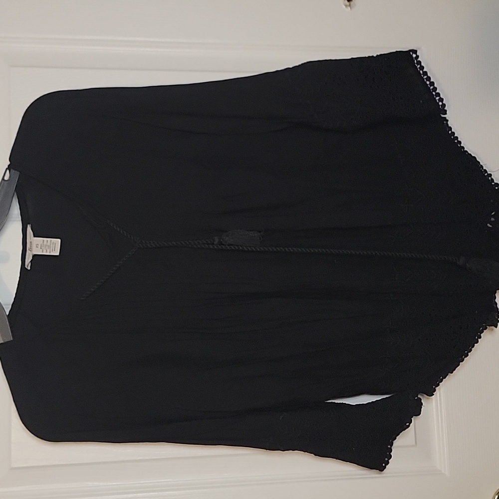 G.H. Bass & Co. XS Black Boho Style Top